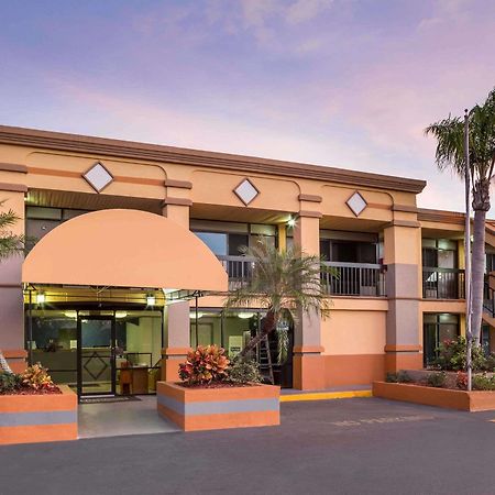 Travelodge By Wyndham Fort Myers North North Fort Myers Εξωτερικό φωτογραφία