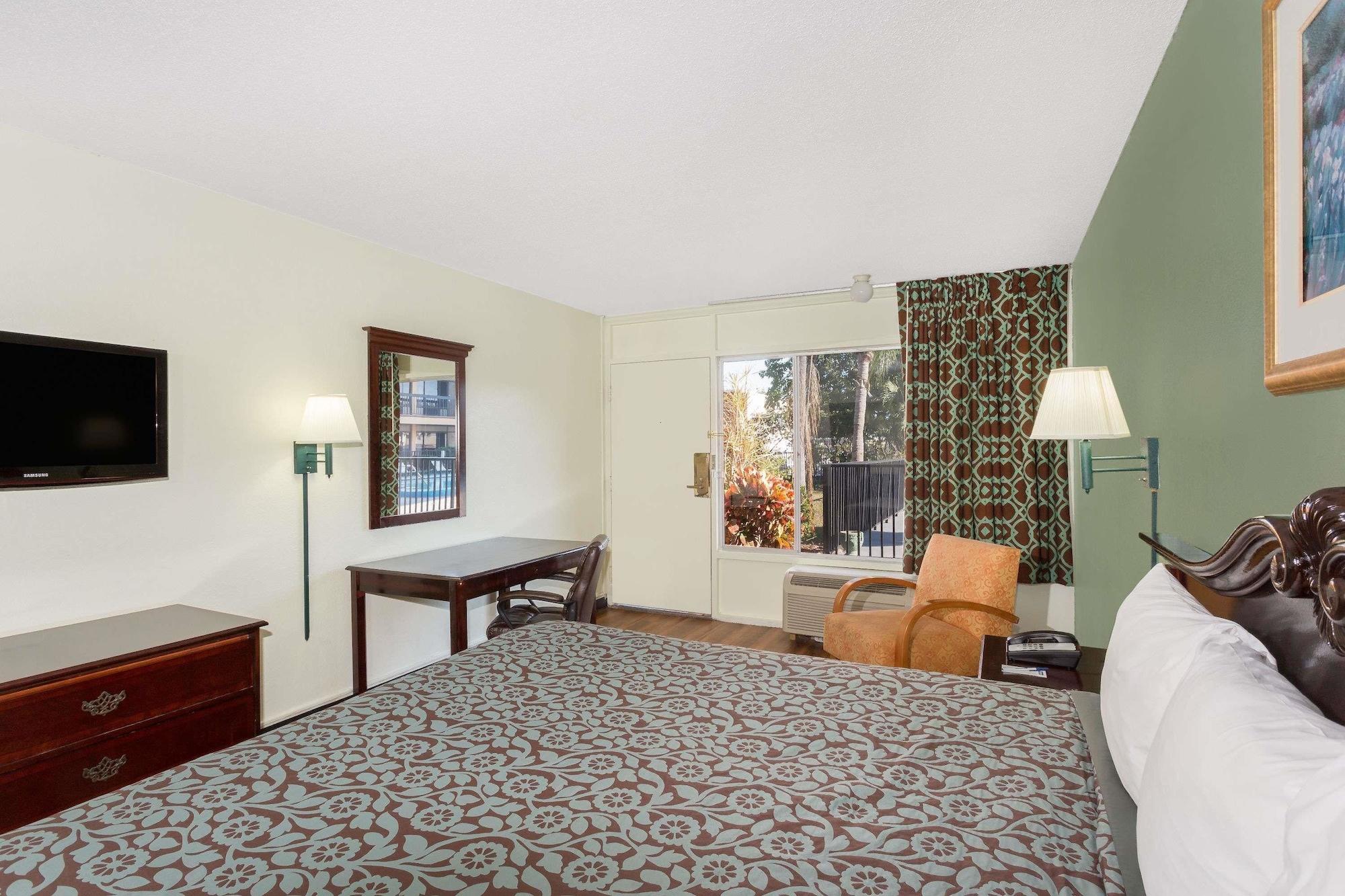 Travelodge By Wyndham Fort Myers North North Fort Myers Εξωτερικό φωτογραφία